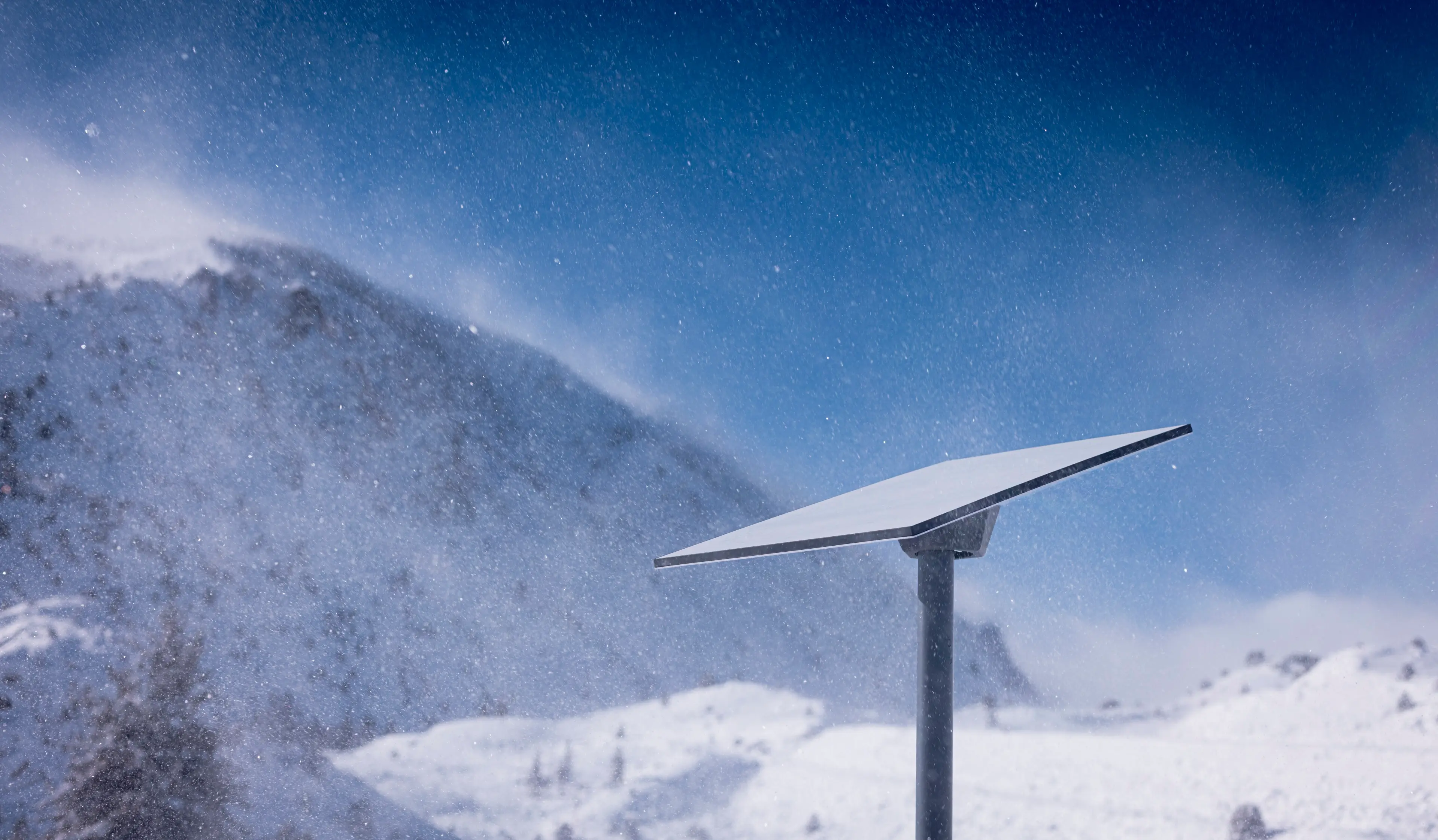 Starlink em montanhas cobertas de neve